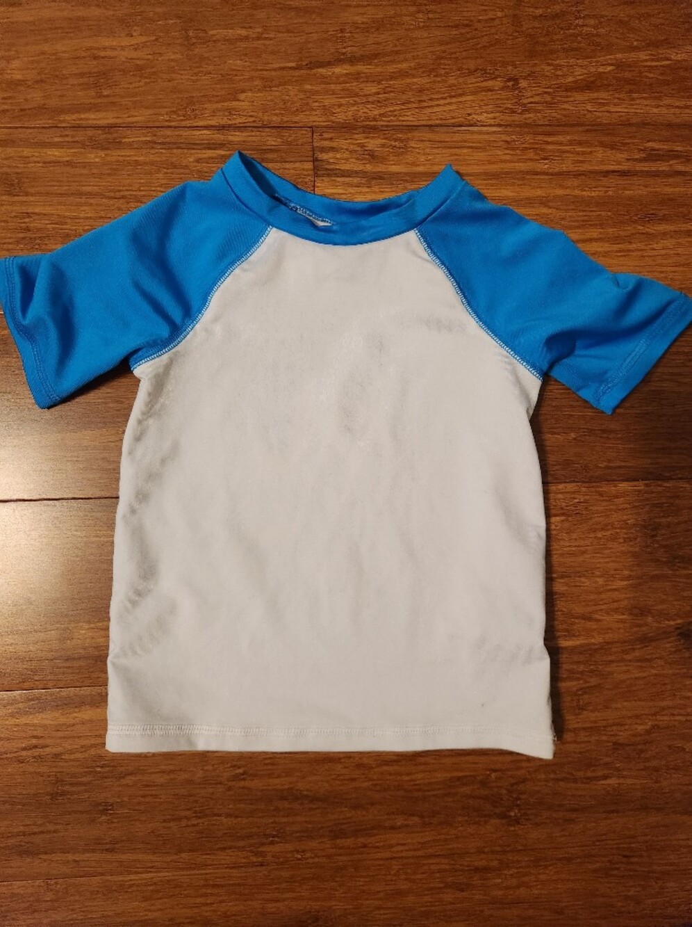 Cat & Jack Boys Short Sleeve Blue And White Sun Swim Shirt, 2T